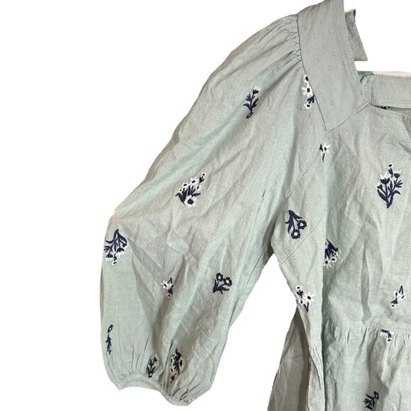 NWT Universal Thread Sage Green Peasant Blouse Puff Sleeve Floral Embroidery XS - Picture 2 of 9